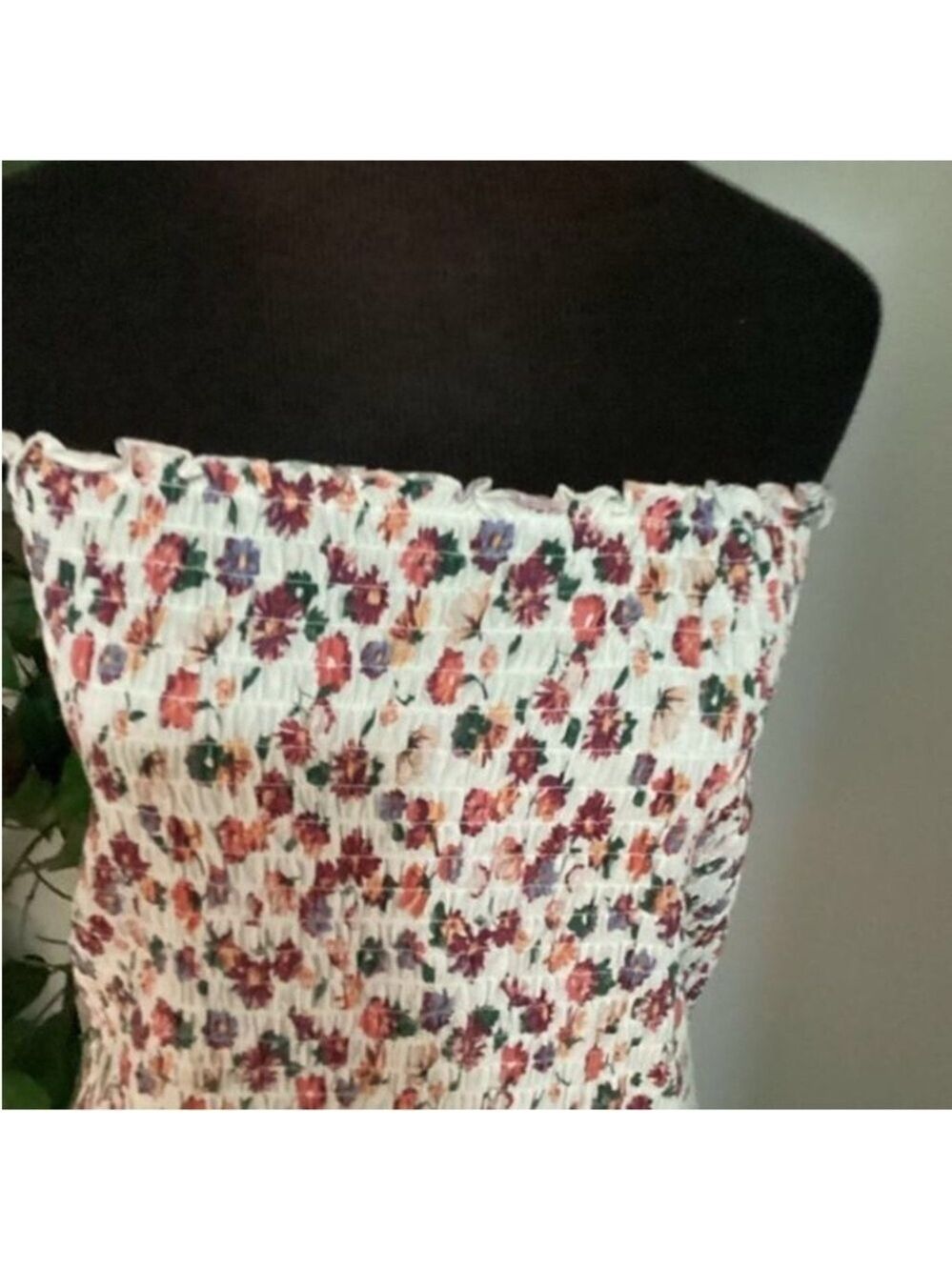 SO Smocked tube top Woman’s Juniors XXL multi colored floral pattern - Picture 8 of 13